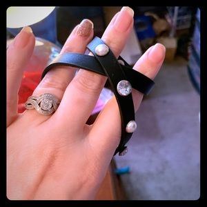 Black crisscross bracelet
